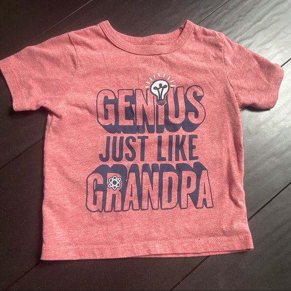 The Children’s Place gray & red genius lightbulb 2 t-shirts bundle size 18-24M - Picture 5 of 7